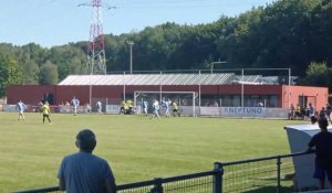 Manage - Turnhout : 1-0 le gardien flandrien relâche le ballon dans son but sur un coup franc de Papassarantis