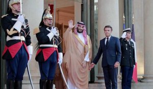 Mohammed ben Salmane reçu par Emmanuel Macron : une "réhabilitation" qui inquiète