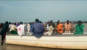 Naufrage au Nigeria: une quarantaine de corps repêchés, plus de cent encore introuvables