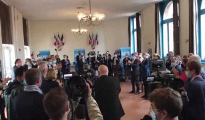 Standing ovation des élus de droite de la métropole lilloise pour Xavier Bertrand ce lundi midi