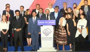 Arménie: Nikol Pachinian célèbre sa large victoire aux législatives anticipées