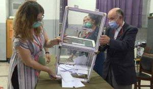 Algérie: abstention record aux législatives remportées par le FLN