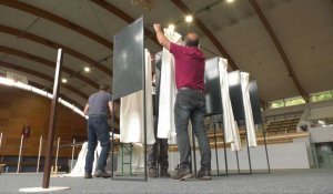 Élections : Les bureaux de vote se préparent...