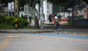 Colombie: heurts entre la police et les manifestants à Cali, Duque déploie l'armée