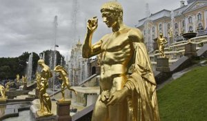 Les fontaines du Palais de Peterhof, "le Versailles russe", ont 300 ans