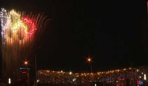 Pékin-2022: Les feux d'artifice forment les anneaux olympiques au-dessus du stade