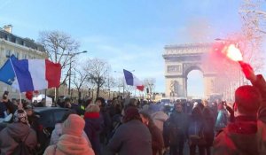 Les convois anti-pass à Paris, sur les Champs-Élysées