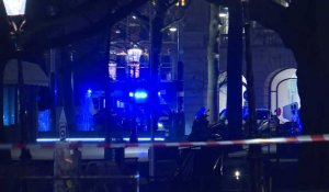 Amsterdam: ambulances devant les lieux de la prise d'otage terminée