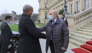 G5 Sahel: Le Drian accueille son homologue nigérien à Paris