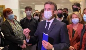 Emmanuel Macron évoque l'importance de la culture au Louvre-Lens