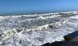 À Wimereux, le calme sur la digue avant la tempête