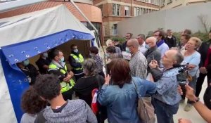 Manifestation pour dénoncer l’obligation vaccinale des soignants devant l’hôpital de Troyes