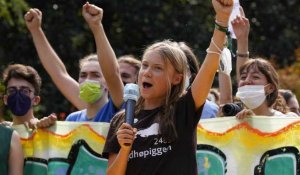 Climat : Greta Thunberg et les jeunes affichent leur colère à Milan