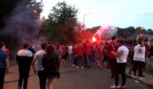 Derby Lens - Lille : plusieurs centaines de supporters ont accompagné le bus du LOSC au départ de Luchin
