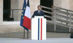 Jean-Paul Belmondo "épousa la France", dit Macron