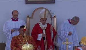 Le pape François participe à une Divine Liturgie byzantine à Presov