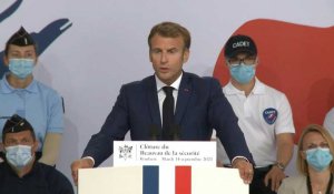 Macron annonce 500 millions d'euros pour la mise en oeuvre du Beauvau de la sécurité dès 2022