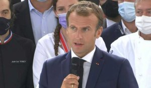 Macron annonce la défiscalisation des pourboires payés par carte bancaire