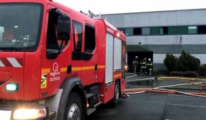 Incendie dans la réserve de Xéro Boutique à Saint-André-lez-Lille. Pas de victimes mais des dégâts.