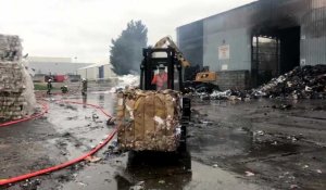 Les pompiers toujours à Veolia Amiens après l'incendie