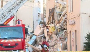 Sanary: les pompiers à la recherche de victimes dans un immeuble effondré