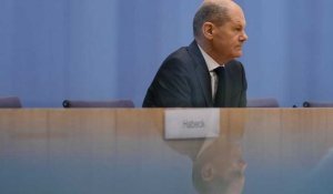 Allemagne : à la veille de son investiture, Olaf Scholz signe le "contrat de coalition"