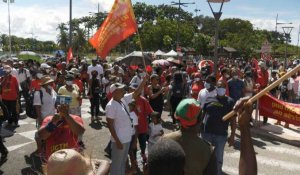 Martinique: blocage du port, de la raffinerie et de zones commerciales