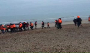 Impressionnants départs de migrants ce jeudi à Wimereux