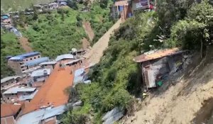 Pérou : une coulée de boue ensevelit 80 maisons dans un village