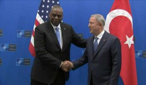 Les ministres de la Défense américain et turc se rencontrent au sommet de l'Otan