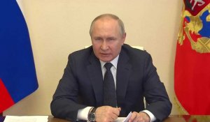 Poutine compare les sanctions occidentale frappant la Russie à des "pogroms"