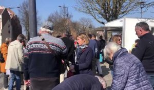 Barbara Pompili est venue faire campagne pour Emmanuel Macron sur le marché sur l’eau d’Amiens ce samedi 26 mars