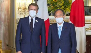 Tokyo: Macron rencontre le Premier ministre japonais Suga