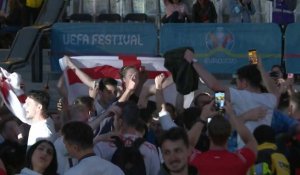 Euro-2020: Les supporters anglais fêtent la qualification pour les demies