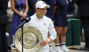 Wimbledon : Ashleigh Barty remporte la finale contre Karolina Pliskova