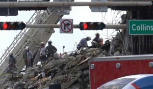 Floride: les recherches continuent dans l'immeuble effondré