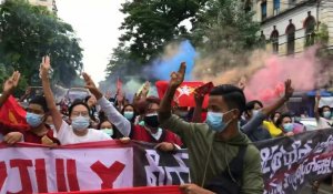 Des manifestants birmans commémorent la répression de 1962 à Rangoun