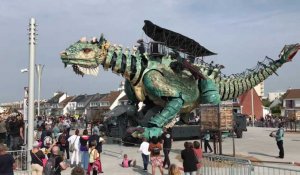 Deambulation du Dragon de Calais à 17h