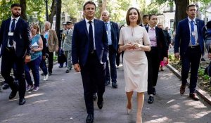 En visite en Moldavie, Emmanuel Macron affiche son soutien à la souveraineté de l'État moldave