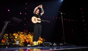 Concert d'Ed Sheeran au Stade France : pourquoi les smartphones sont rendus obligatoires ?