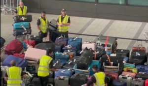 Des centaines de bagages bloqués à l'aéroport de Londres-Heathrow