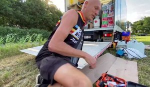 Ce Belge suit le Tour de France avec son bar mobile