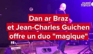 Dan ar Braz et Jean-Charles Guichen font danser la foule à Lannion