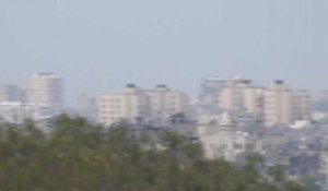 Frappes aériennes dans le nord de Gaza vues depuis la ville israélienne de Sdérot