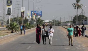 Des personnes se dirigent vers le sud de la bande de Gaza alors que les combats s'intensifient