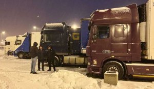 Les transporteurs polonais suspendent leur blocage de la frontière ukrainienne