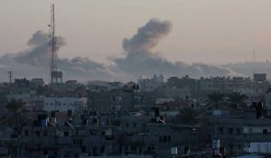 Bande de Gaza: fumée au-dessus de Khan Younès après des frappes israéliennes