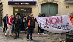 Manifestation de Transdev devant la mairie de Nîmes