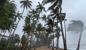 Australie: rafales de vent, pluie et mer agitée à l'approche d'un cyclone tropical