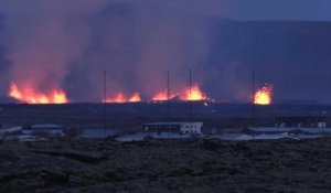 Islande: une éruption volcanique touche une ville portuaire et brûle des maisons